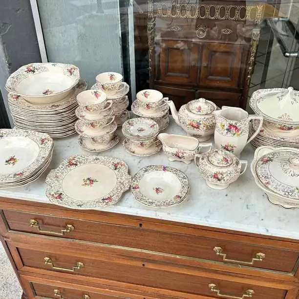 Juego de té￼ antiguo más datos en la en fotos valor $600.000