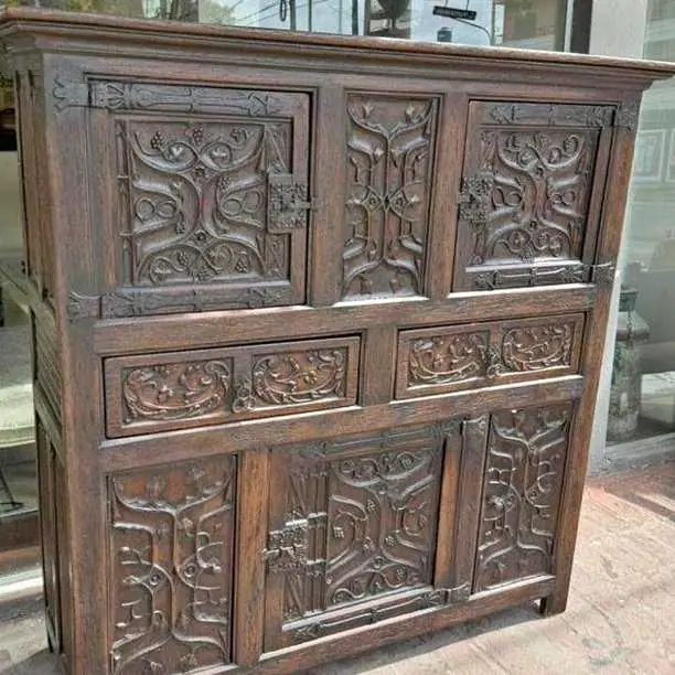 Mueble antiguo todo en roble estantes de madera original valor $800,000 más datos de este artículo e