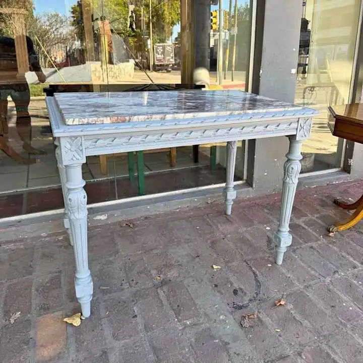 Mesa antigua estilo francés con mármol más datos en la Fotos valor $300,000
