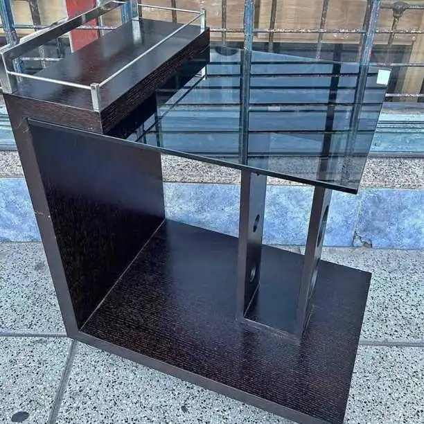 Mesita bar de diseño valor $200,000 más datos en la Fotos