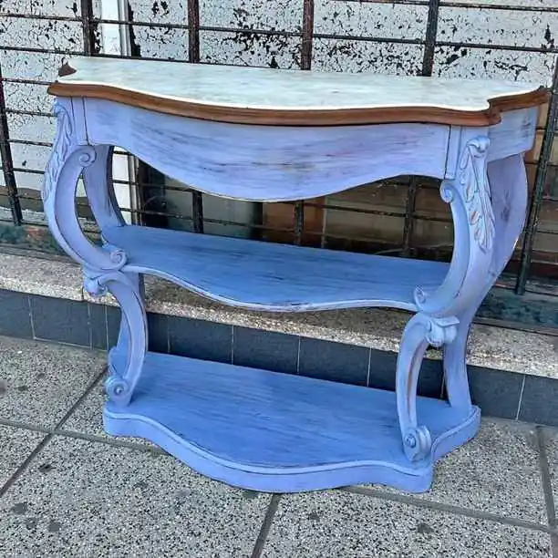 Dessoire colonial antiguo con mármol más datos en la Fotos valor $150.000