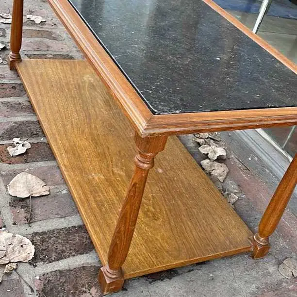 Mesa de frente antigua mármol sano valor $100.000 wasap