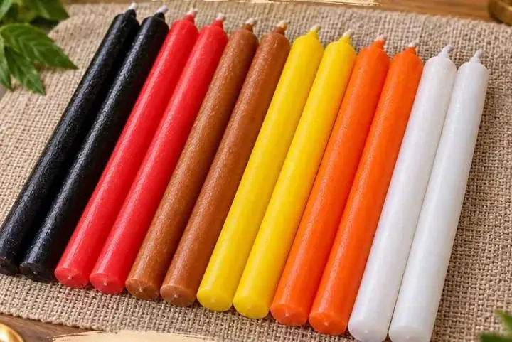 Velas negras y rojas