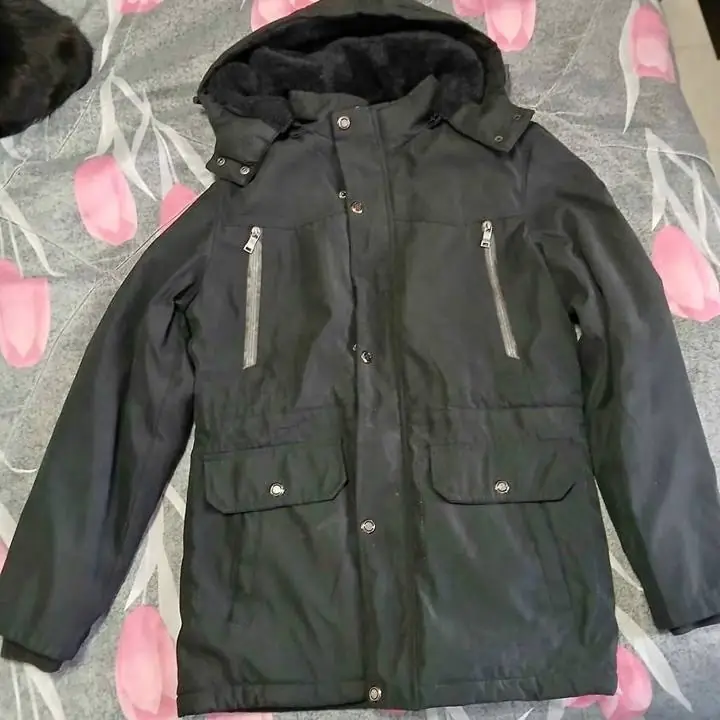 Campera hombre Negro nuevo Interior frizado Capucha desmontable Villa luro
