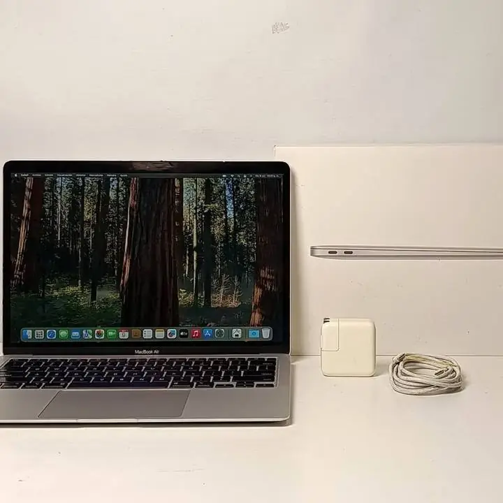 MacBook air retina 2020 13.3 Intel core i3 1.1 GHz 8gb ram 256gb SSD en caja con cargador