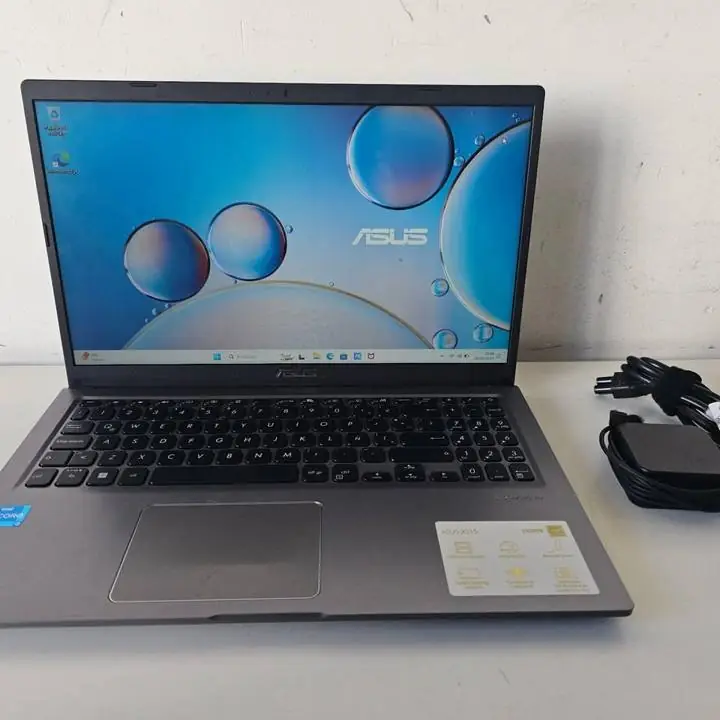 Notebook Asus x515 15 i3 11 gen 4gb 256gb + cargador