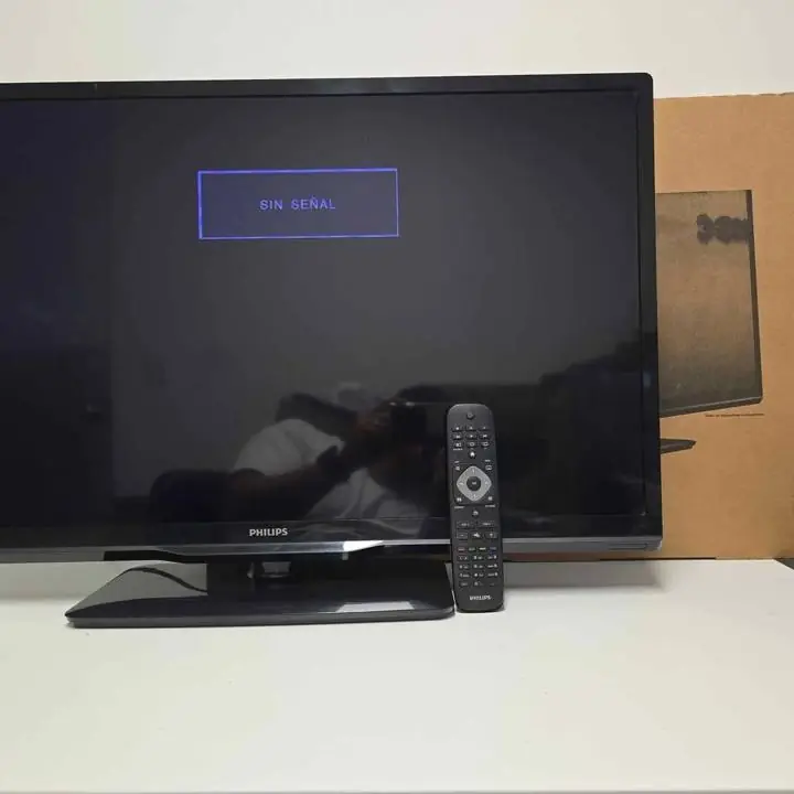 Televisor Philips 32" + control y caja