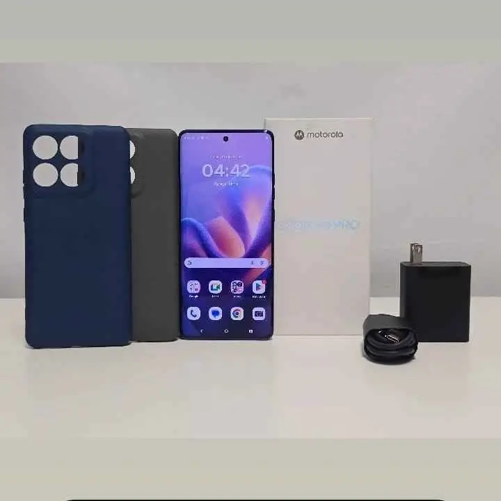 Motorola edge 60 pro 51Ž gb en caja completo con cargador, 2 fundas