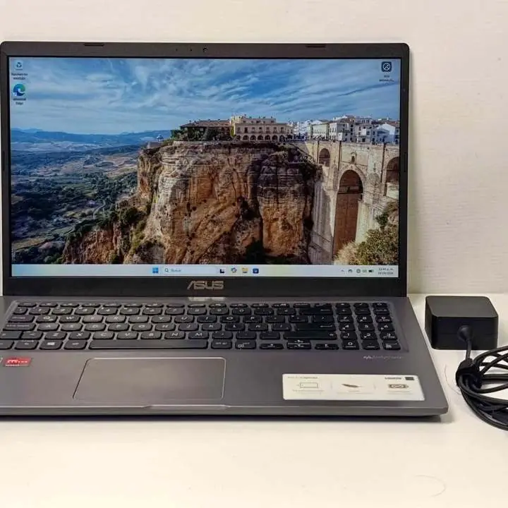 Notebook Asus m515d Ryzen 5 3500U 8gb ram 2400mts 240gb SSD c/cargador