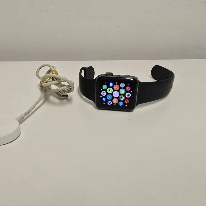 Apple watch serie 3 42mm bat77% + base de carga
