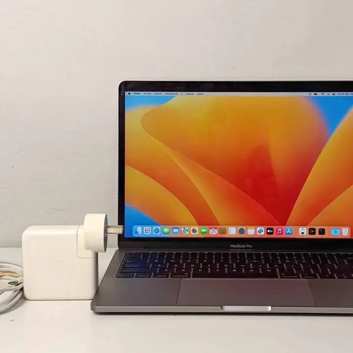 MacBook pro 2017 13.3" i5 2.3Ghz 16gb ram 250gb c/cargador s/caja