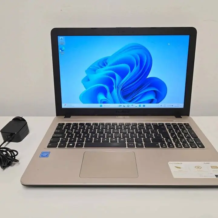 Notebook Asus X540M intel celeron N4000 4 gb de ram 500 gb disco + cargador
