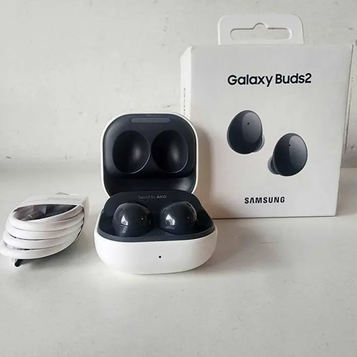 Auriculares Samsung Buds 2 completos en caja
