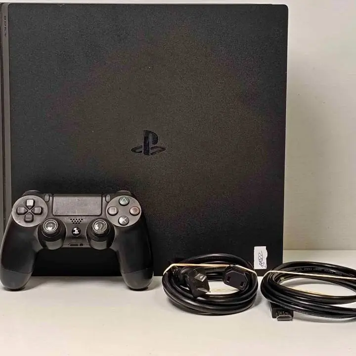 Consola Sony PlayStation 4 pro 1tb c/ power HDMI y control 13.5