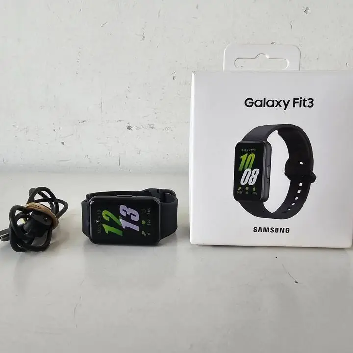 Samsung galaxy fit 3 + cable - caja