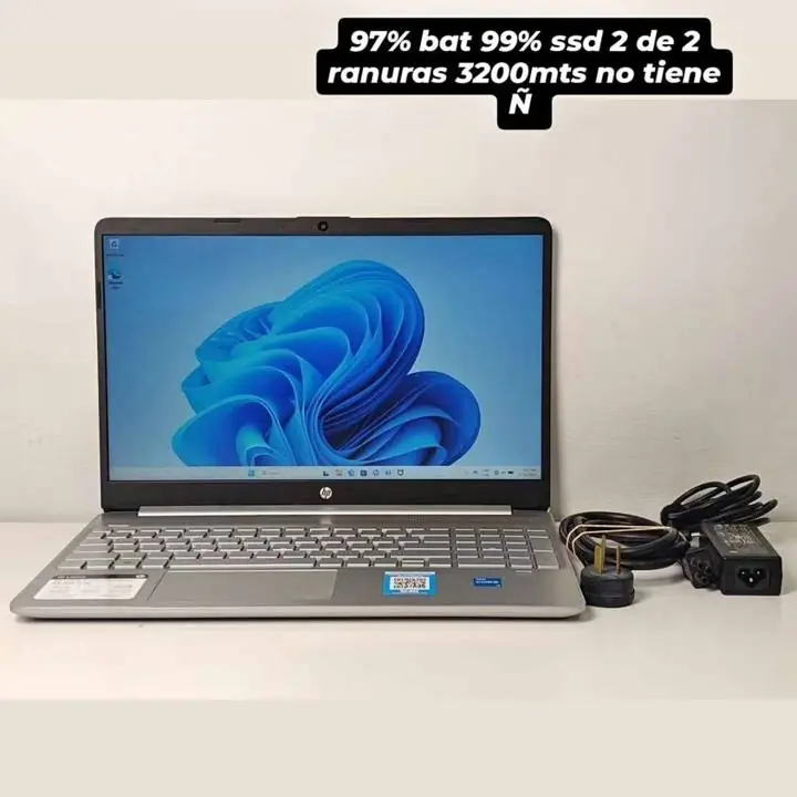 Notebook 15 dy-2131-wm HP i3 11va gen 2,90ghz 8gb ram 3200mts 256 gb ssd con cargador