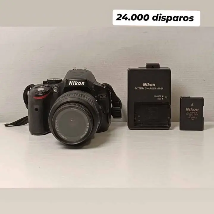 CAMARA Nikon - D5100 mas kit 18-55MM con bateria, cargador, memoria