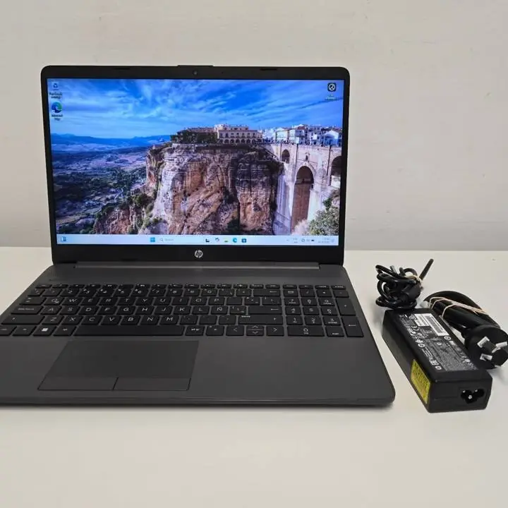 Notebook hp 250 g9 i7 12gen 16gb ram 500gb SSD + cargado