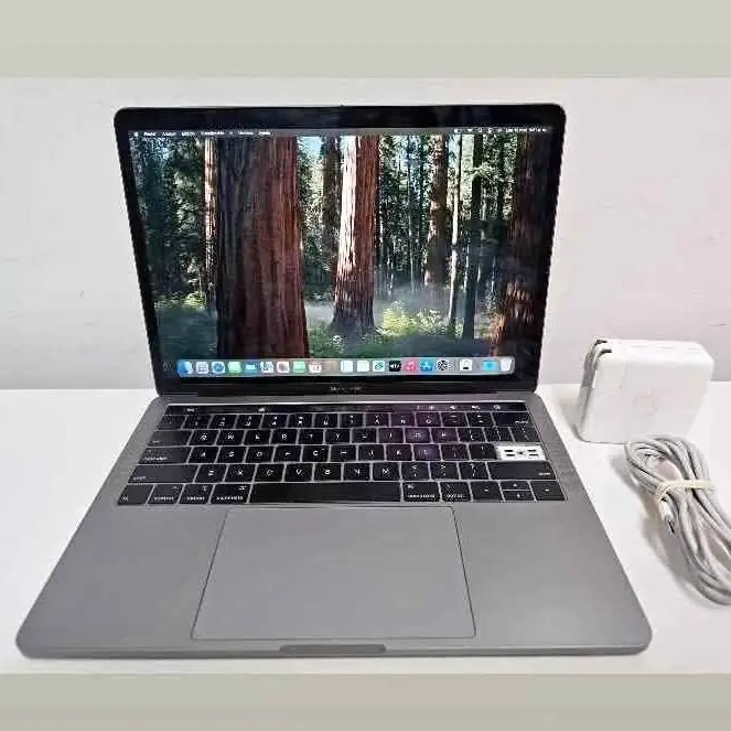 MacBook Pro 2020 i5 500gb 16gb ram + cargador