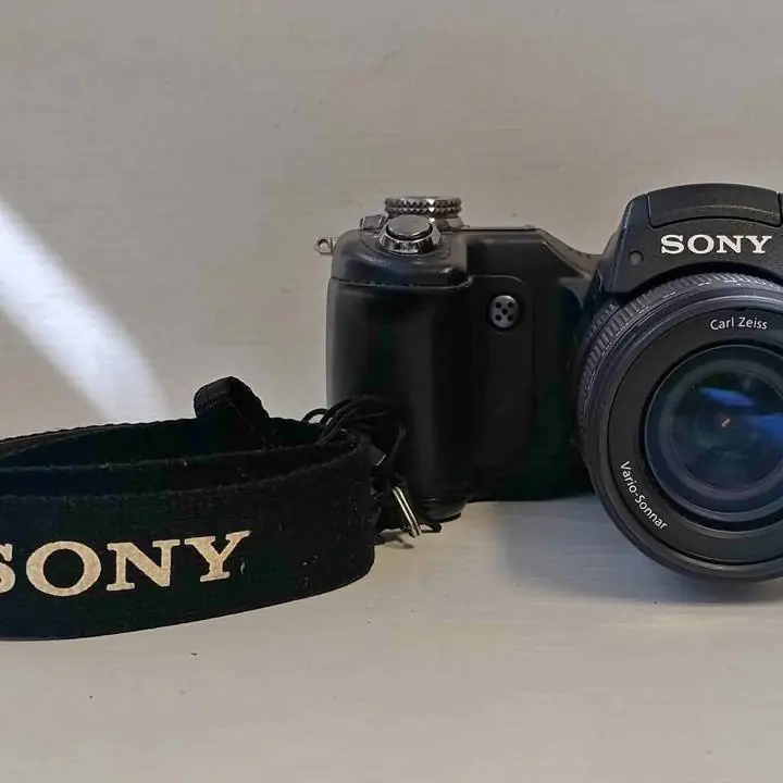 Sony digital DSC-F828 sin cargador más batería y memoria