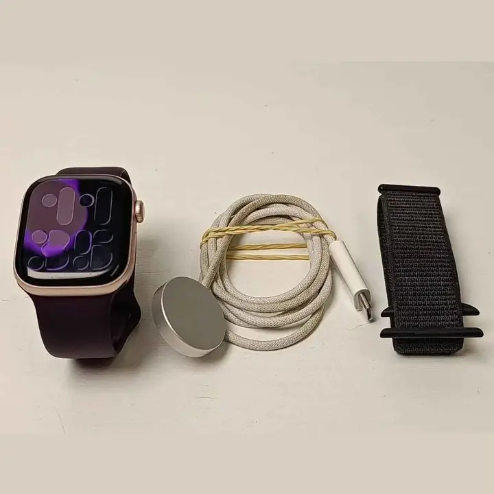 Smartwatch Apple Watch 10 42mm 90% bat con cable + malla adicional