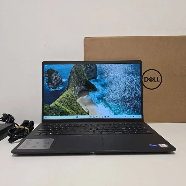 Notebook dell Inspiron 15 3520 i7 12gen 16gb ram 1tb SSD + caja y cargador