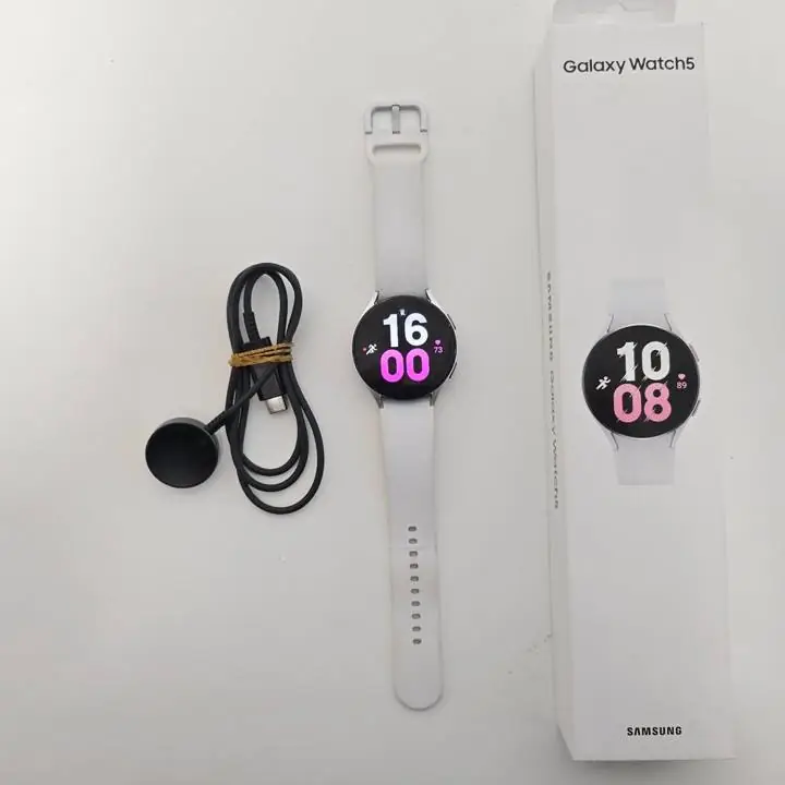Samsung galaxy watch 5 44mm + cable y caja