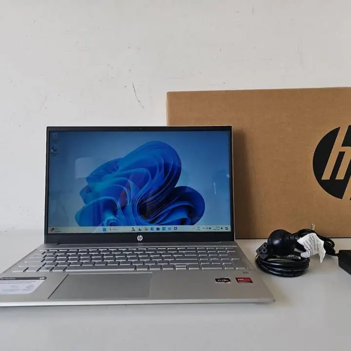 Notebook hp Pavilion 15 Ryzen 3 8gb ram 256gb SSD + cargador