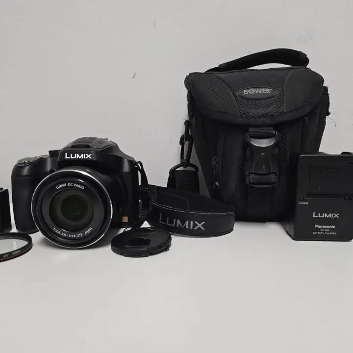 Cámara Panasonic DMC-FZ70 + accesorios