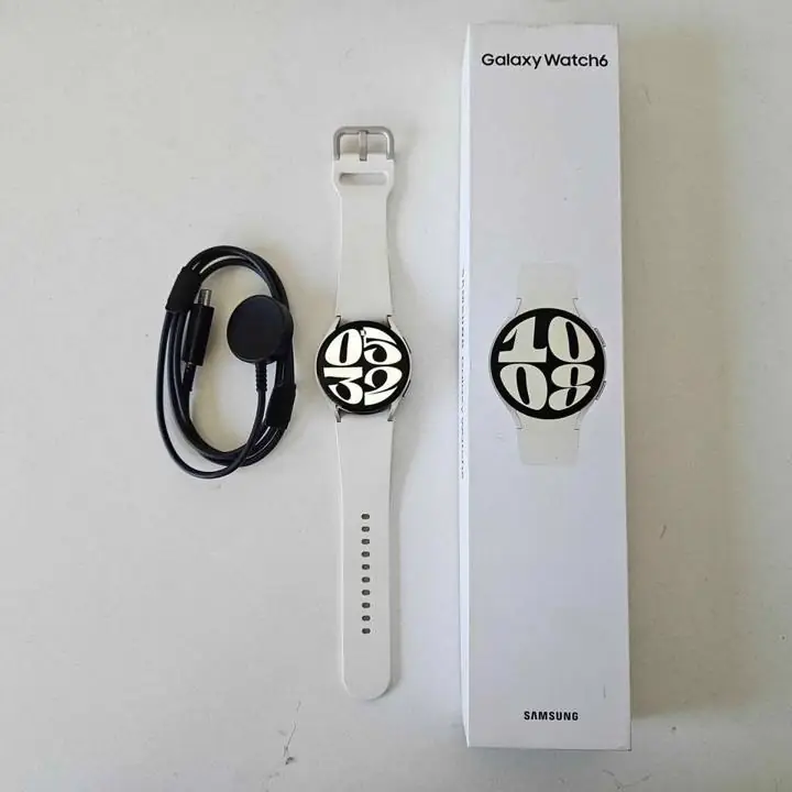 Samsung galaxy watch 6 40mm + caja y cable