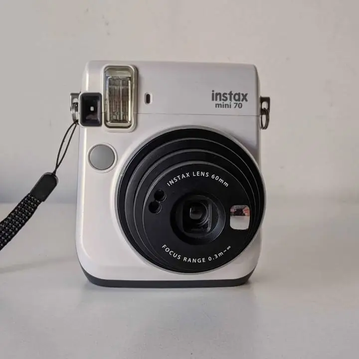 Camara instax mini 70 fujiflim