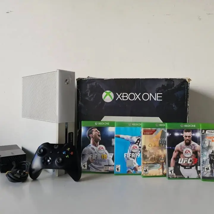 Xbox one 500gb+ caja y cables y control