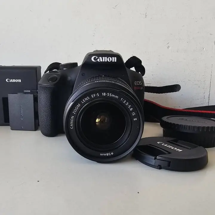 Camara canon t7 + lente 18 - 55mm + cargador