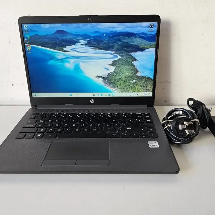 Notebook HP 14 pulgadas intel core i5 10 gen 8 gb de ram y 222 disco ssd + cargador
