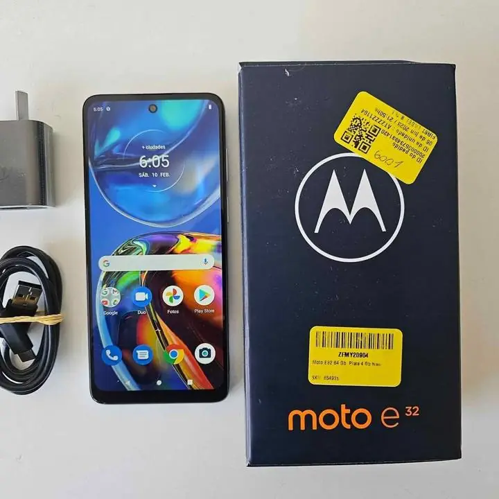 Moto E32 64 Gb Plata 4 Gb Ram + caja sin uso