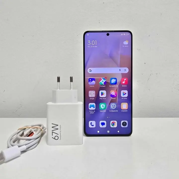 Redmi note 13 pro 5g 256gb 8gb de ram con cargador y cable
