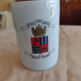 Taza con escudo del Batallón Antiaéreo