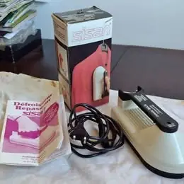 Plancha de viaje a vapor Sisan