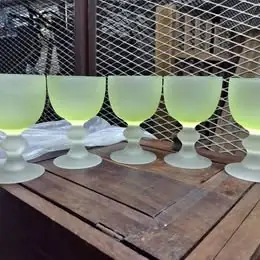 Antiguos copones de cristal verde