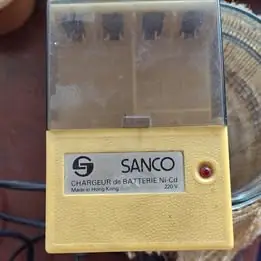 Cargador de baterías Ni Ca A A