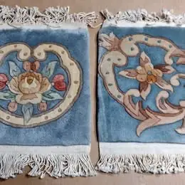 Antigua alfombrita tipo tapiz