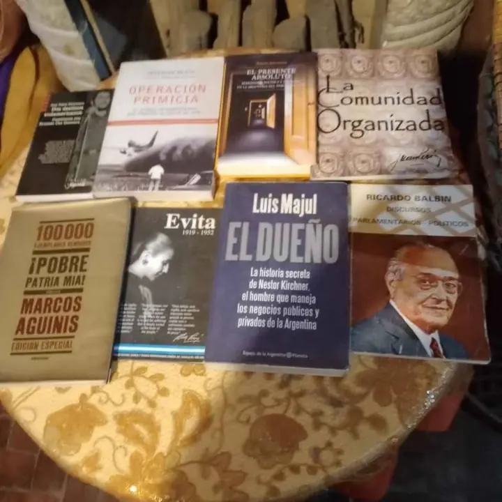 Libros diferentes rubros