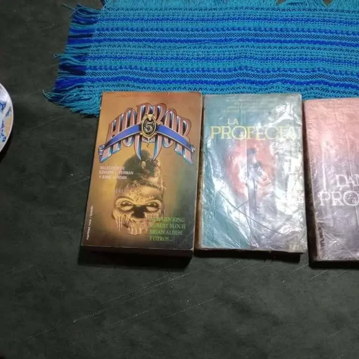 Libros de terror y colección la Profecía ( los 3 ) 5000$