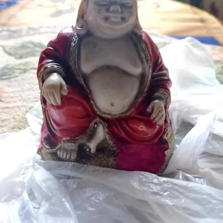 Buda de cerámica muy fuerte
