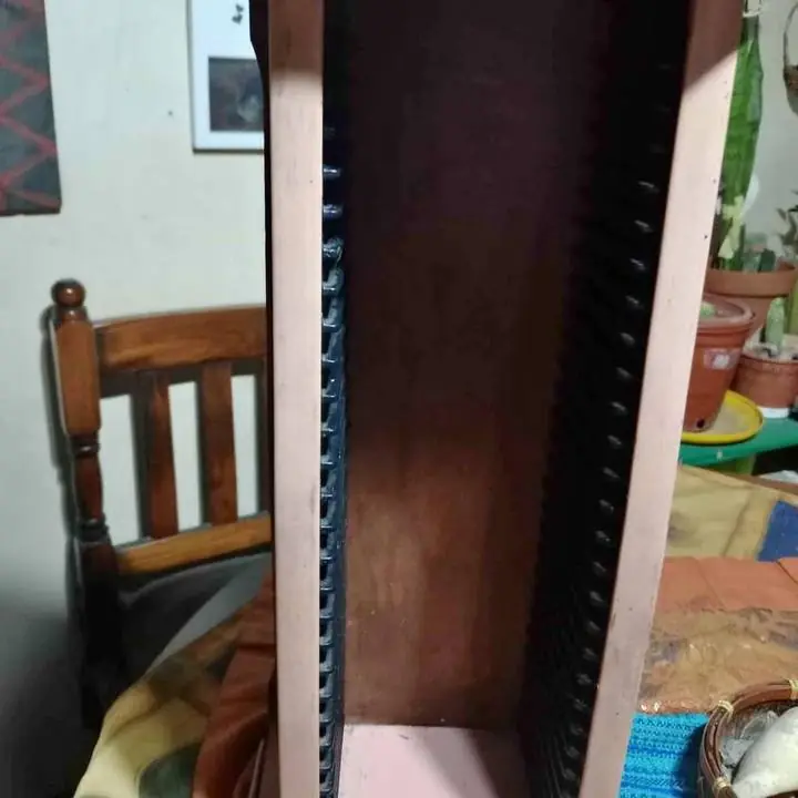 Mesita porta velador y portaCDde 50x 15 para 30 CD