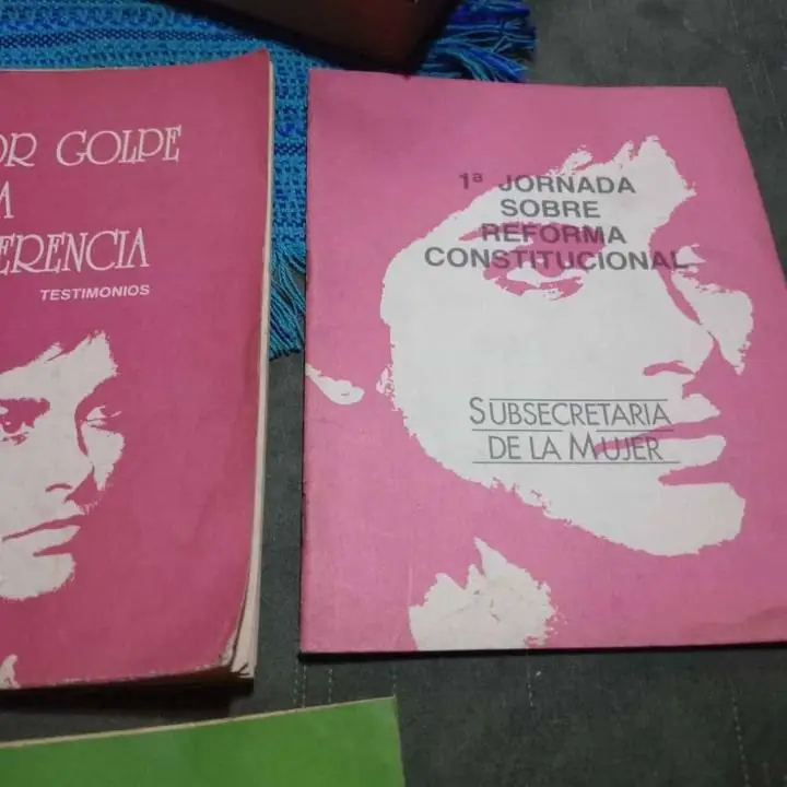 Libros con testimonios de violencia contra la mujer
