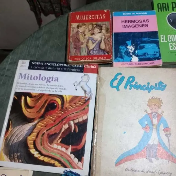 Líquido libros temáticas varias autores conocidos autoayuda cuentos iching...fenshui mitología etc