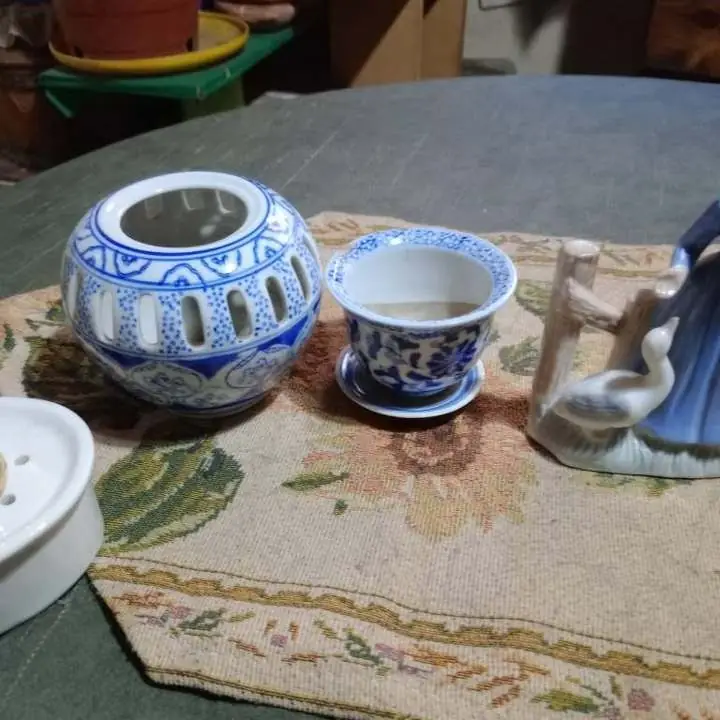 Adornos en porcelana piedra vidrio y marmol