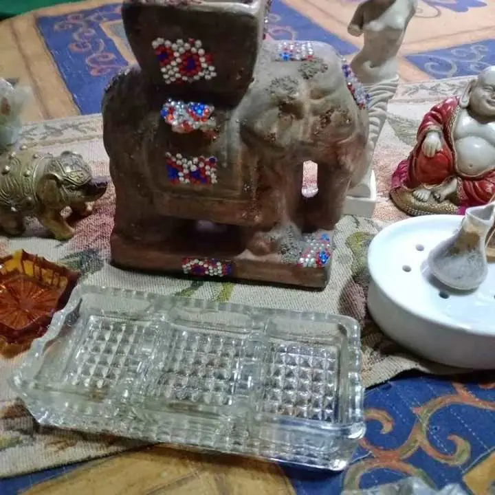 Se venden 20 piezas juntas de porcelana mármol piedra cerámica cáliz de bronce y vidrio