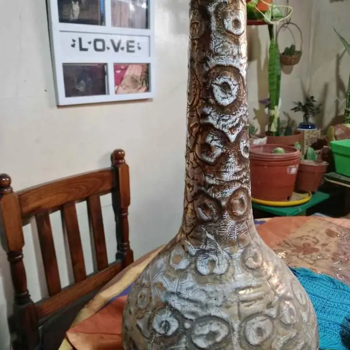 Florero o portalampara labrado